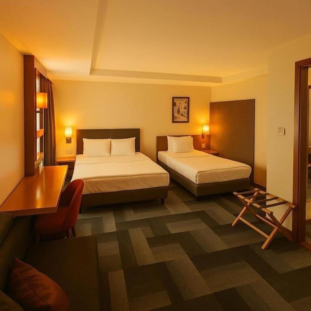 Taxim Express Room Type - Superior Triple Room