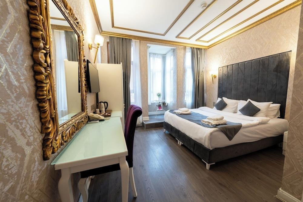 Diamond Royal Hotel Room Type - Deluxe Double or Twin Room
