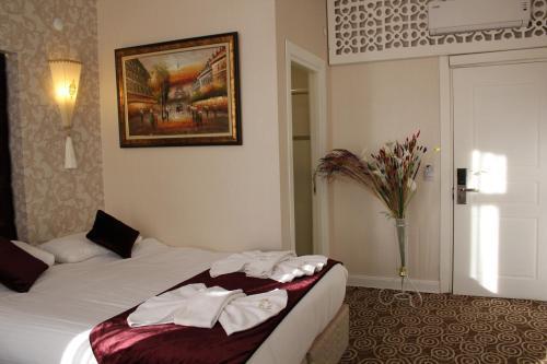 Diamond Royal Hotel Room Type - Deluxe Double Room