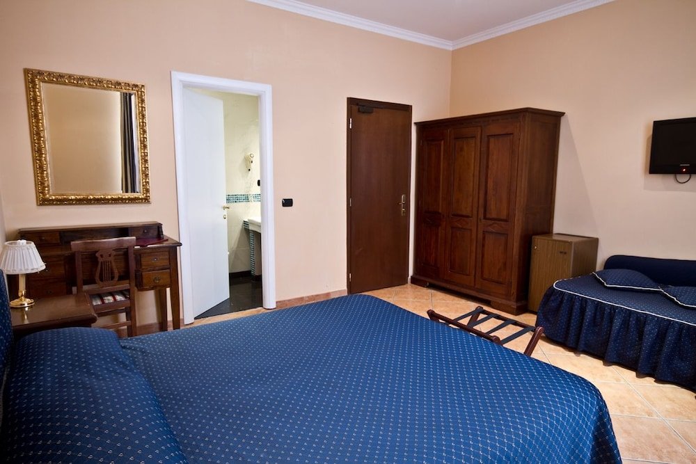 Hotel Caracciolo Room Type - Quadruple Room