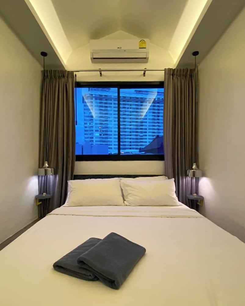 Monomer Hostel Bangkok Room Type - Double Room With Private Bathroom, 5th floor (No lift) Monomer Hostel Bangkok Room Type - Double Room With Private Bathroom, 5th floor (No lift)