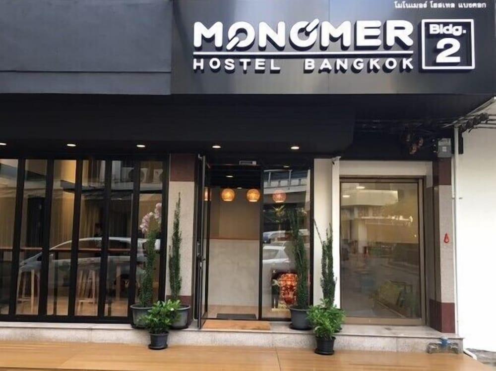 Monomer Hostel Bangkok - Tap to explore photos
