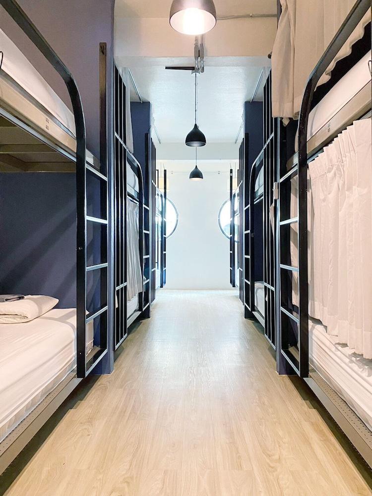 Monomer Hostel Bangkok Room Type - 1 Person in 12-Bed Dormitory - Mixed