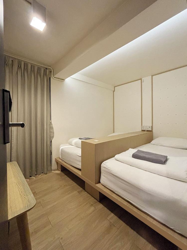 Monomer Hostel Bangkok Room Type - Standard Twin Room with Shared Bathroom