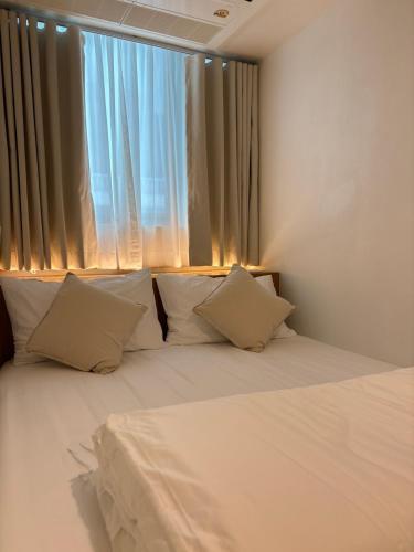 Monomer Hostel Bangkok Room Type - Double Room with Shared Bathroom