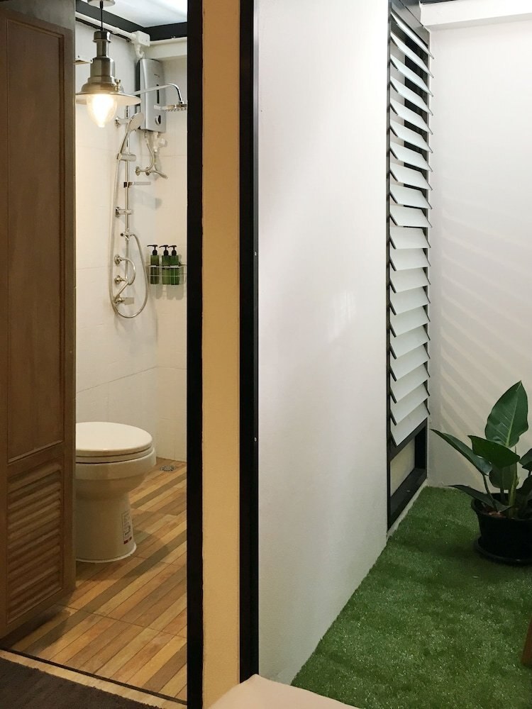 Monomer Hostel Bangkok Room Type - Deluxe Double Room with Private Bathroom Monomer Hostel Bangkok Room Type - Deluxe Double Room with Private Bathroom