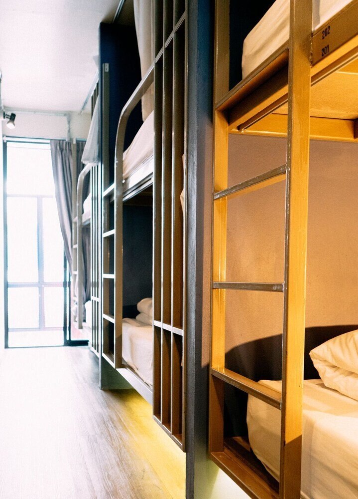 Monomer Hostel Bangkok Room Type - 1 Person in 6-Bed Dormitory - Mixed