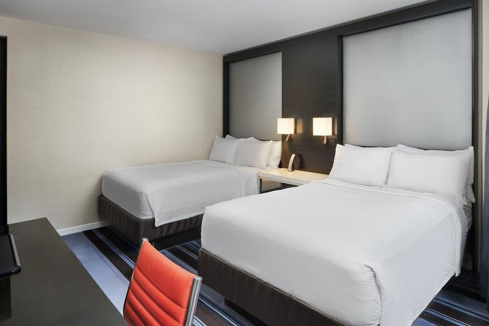 Courtyard by Marriott New York Manhattan/Central Park Room Type - Room, 2 Double Beds