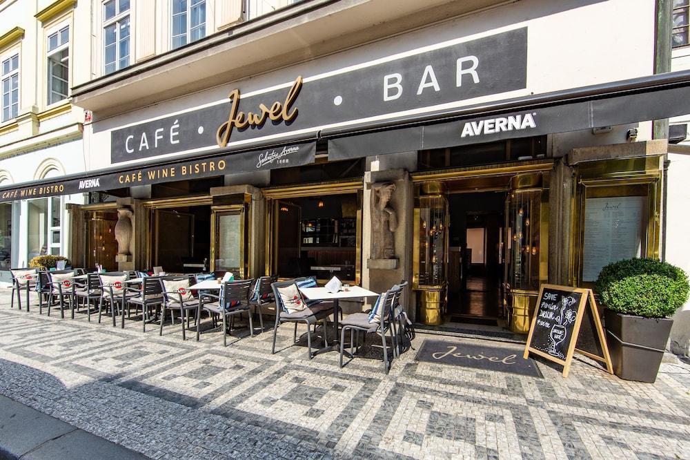 Design Hotel Jewel Prague - Tap to explore photos
