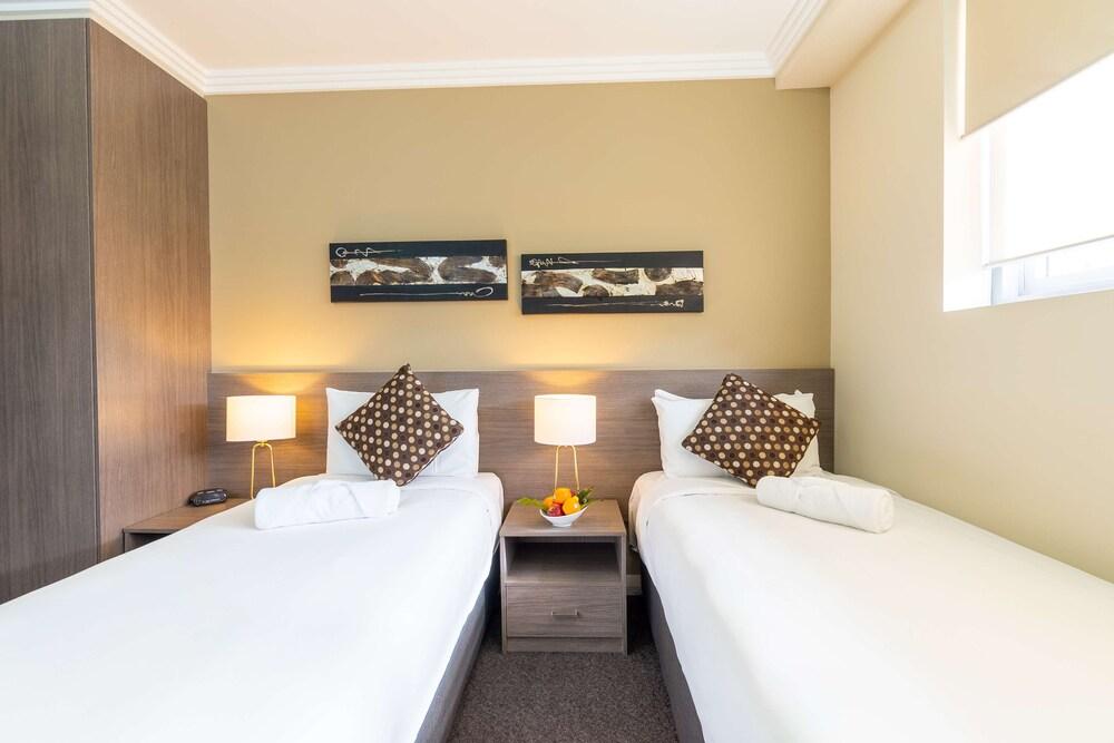Best Western Plus Camperdown Suites Room Type - Standard Room, 2 Twin Beds, Non Smoking, Kitchenette
