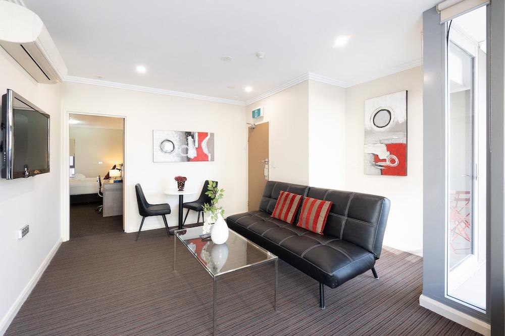 Best Western Plus Camperdown Suites Room Type - Standard Apartment, Multiple Beds, Non Smoking, Kitchenette