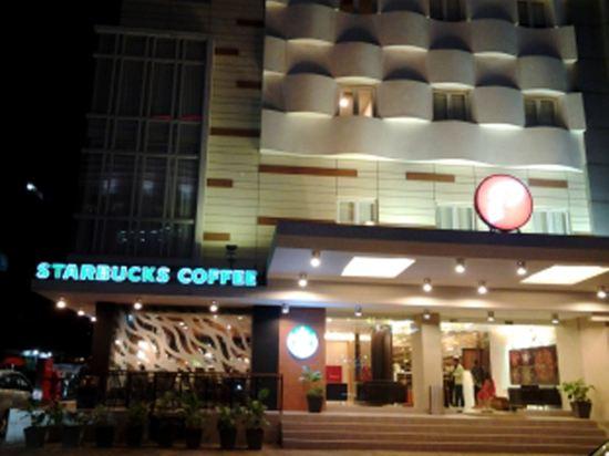 d'primahotel ITC Mangga Dua - Tap to explore photos