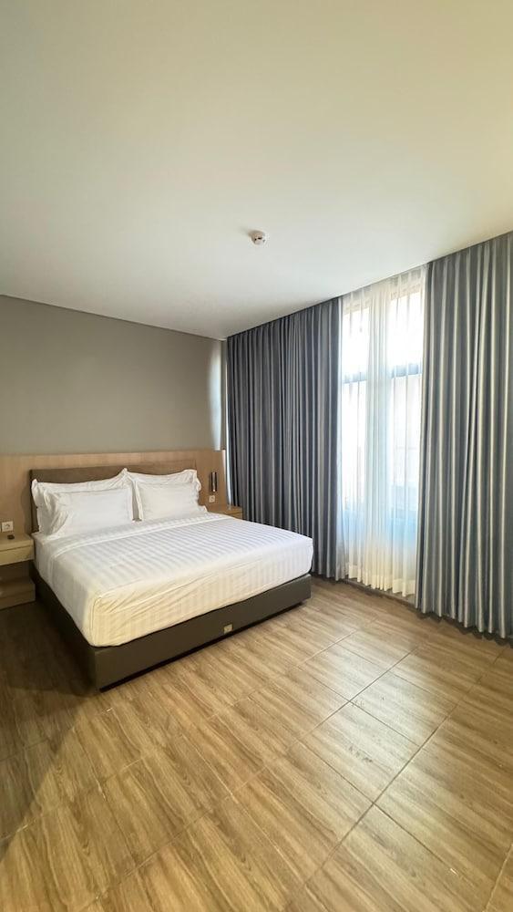 d'primahotel ITC Mangga Dua Room Type - Deluxe Room