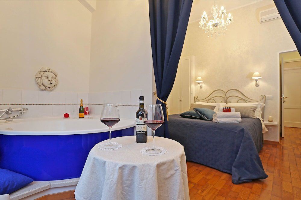 Liberty Rome Suites Room Type - Suite, Hot Tub