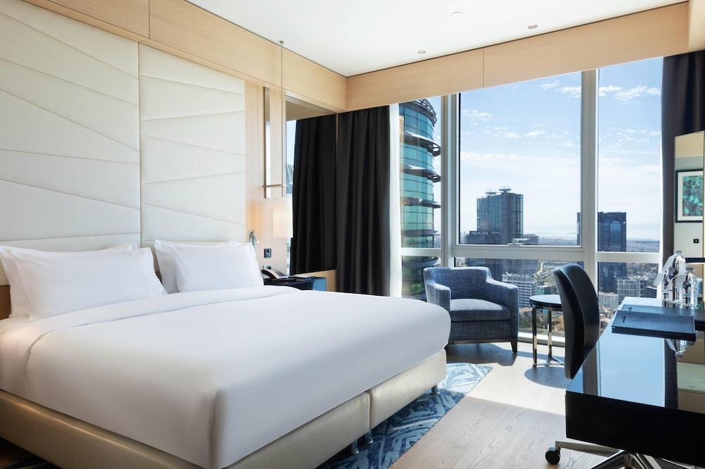 Wyndham Grand Istanbul Levent Room Type - Deluxe Room King Bed with Partial Sea View