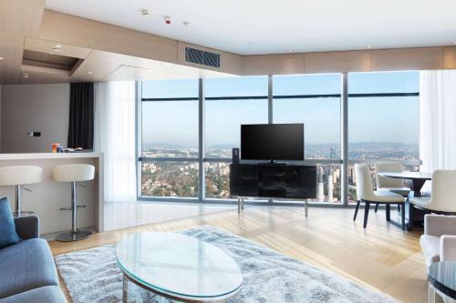 Wyndham Grand Istanbul Levent - Tap to explore photos