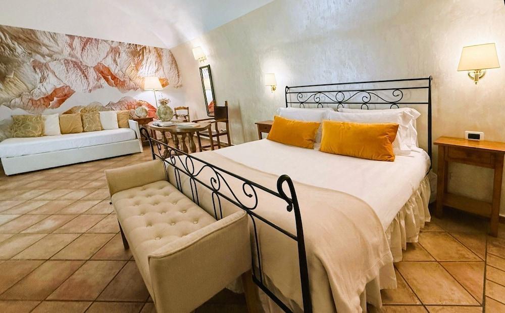 Relais Le Clarisse a Trastevere Room Type - Suite, Hot Tub, Garden Area Relais Le Clarisse a Trastevere Room Type - Suite, Hot Tub, Garden Area