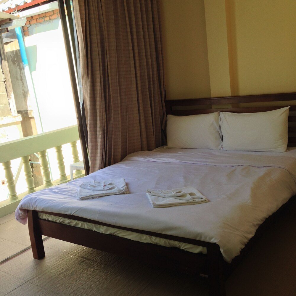 Tropicoza Guest House - Tap to explore photos