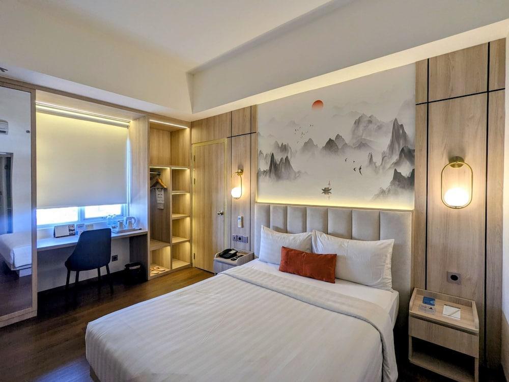 Ayda Mangga Dua d/h Zuri Express Mangga Dua Room Type - Deluxe Double
