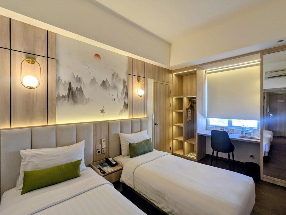 Ayda Mangga Dua d/h Zuri Express Mangga Dua Room Type - Deluxe Twin