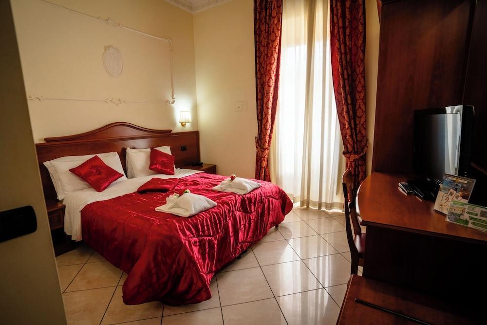 Mirage Room Type - Basic Quadruple Room, 1 Bedroom, Non Smoking, City View Mirage Room Type - Basic Quadruple Room, 1 Bedroom, Non Smoking, City View