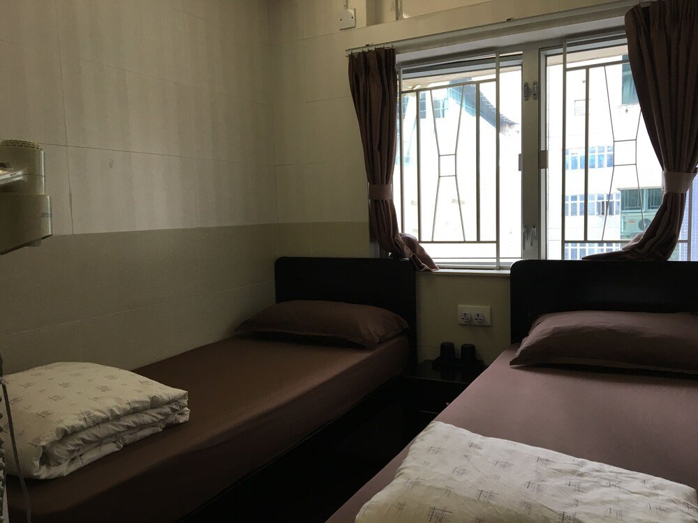 Kowloon Mongkok 1812 Guest House - Tap to explore photos