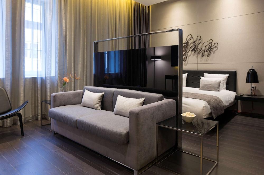 art'otel Amsterdam Room Type - Art Junior Suite-1 King