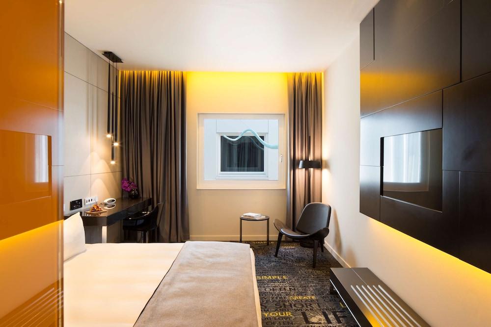art'otel Amsterdam Room Type - Art Room-1 King