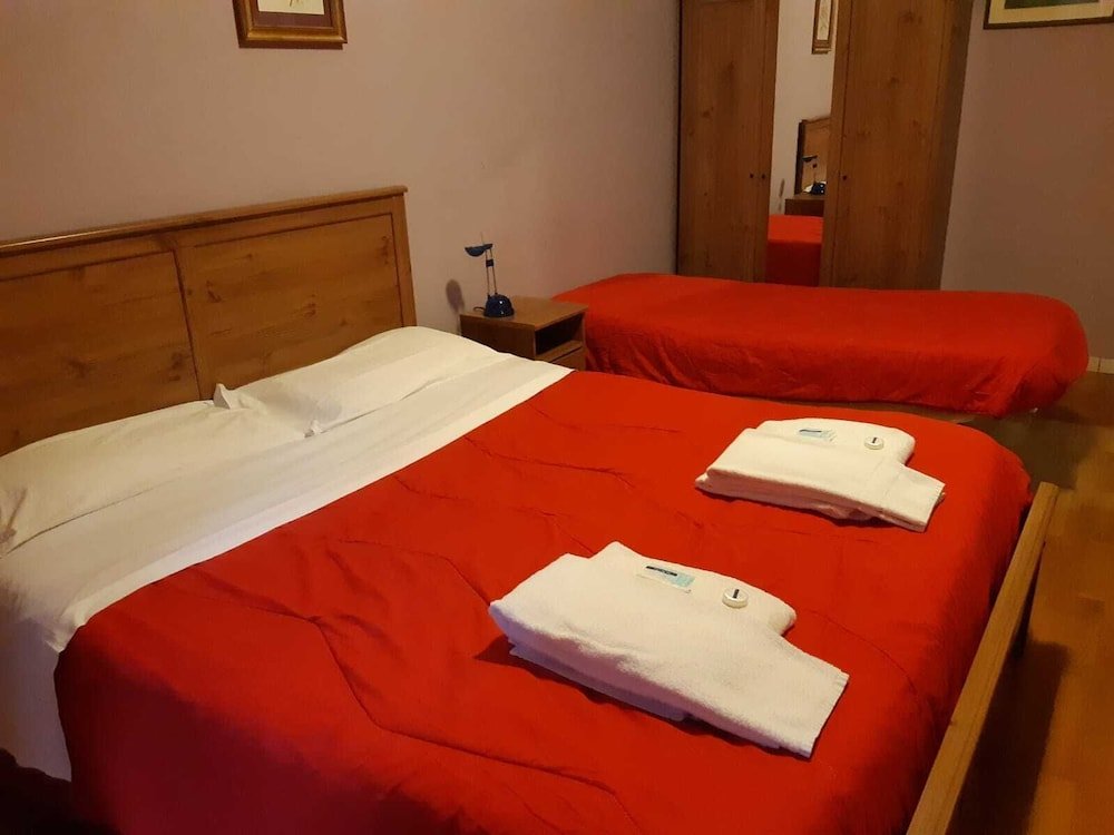 Gialel Guesthouse Room Type - Triple Room, Private Bathroom