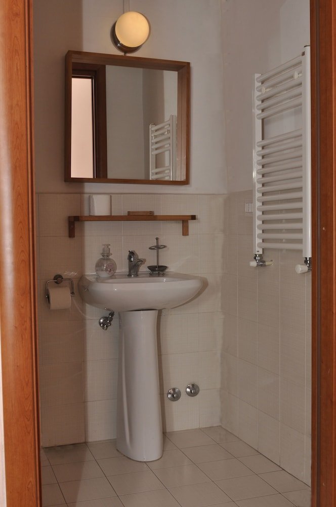 Gialel Guesthouse - Tap to explore photos