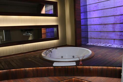 Triada Hotel Taksim - Special Category - Tap to explore photos