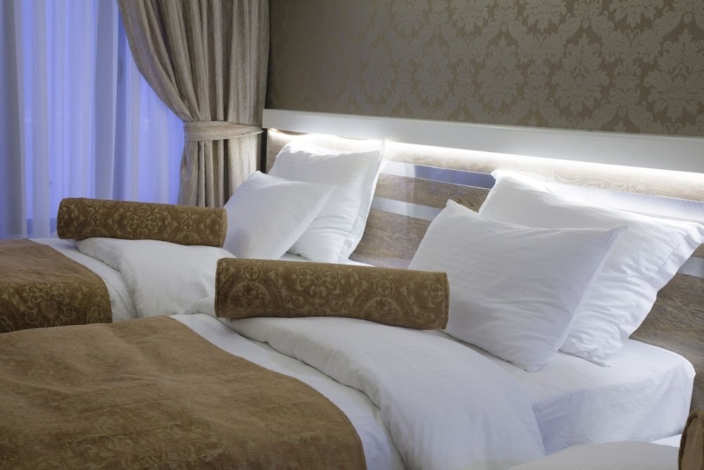 Golden Rain Hotel Old City Room Type - Standard Double or Twin Room, Private Bathroom, City View