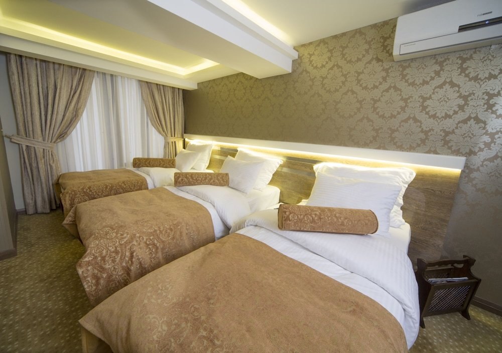 Golden Rain Hotel Old City Room Type - Family Triple Room