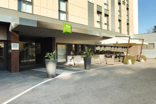 ibis Styles Roma Eur - Tap to explore photos