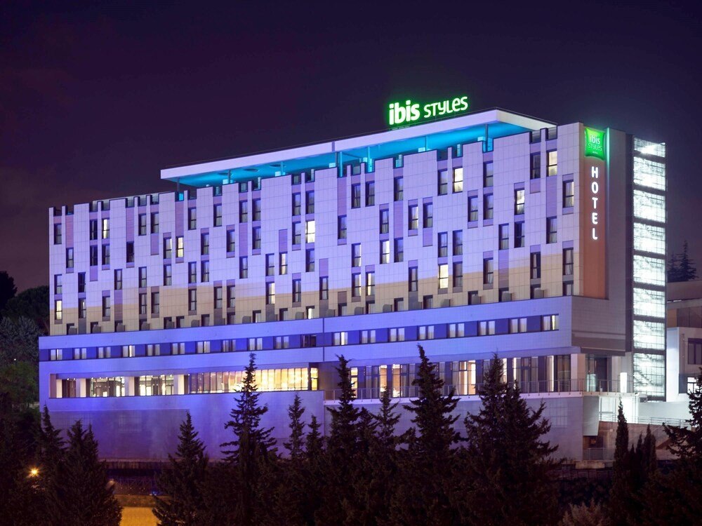 ibis Styles Roma Eur - Tap to explore photos
