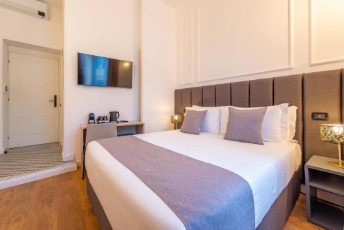 Day by Day Room Type - Double or Twin Room