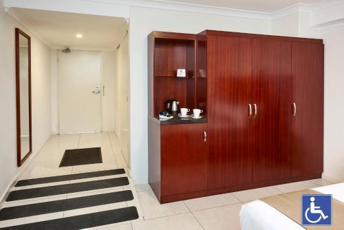 Best Western Casula Motor Inn - Tap to explore photos