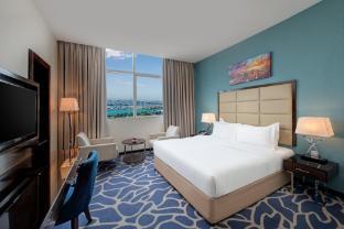 Ramada By Wyndham Abu Dhabi Corniche Room Type - Family Suite