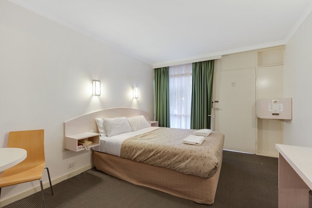 Alexander Motor Inn & Apartments Room Type - Standard Room