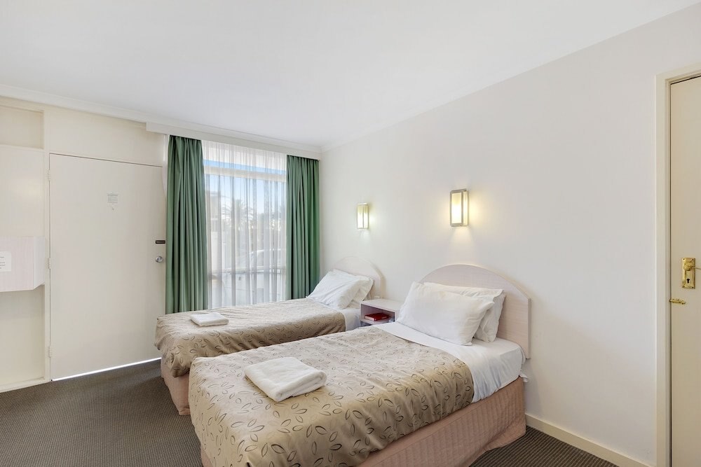 Alexander Motor Inn & Apartments Room Type - Twin Room