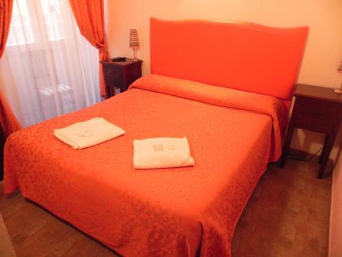 Meraviglia GuestHouse - Tap to explore photos