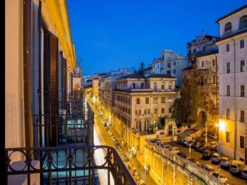 Hotel Centro Cavour - Tap to explore photos