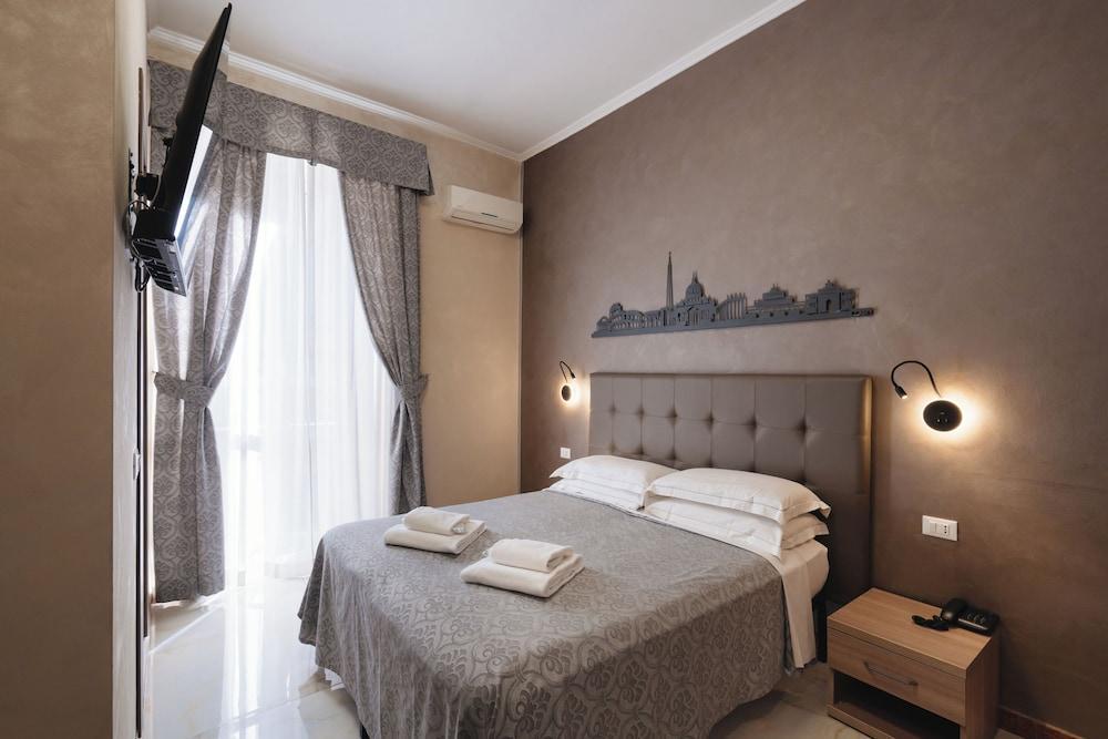 Hotel Centro Cavour Room Type - Superior Double Room, Balcony