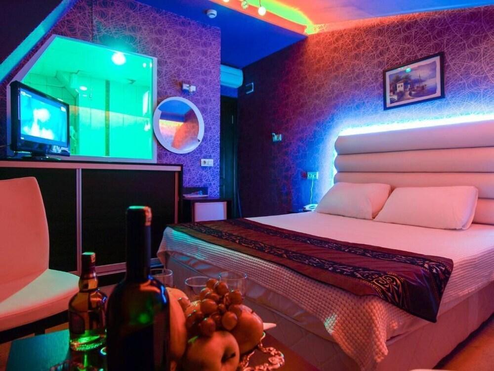 Timya Hotel Room Type - Standard Double Room