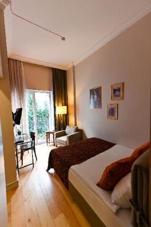 No11 Hotel & Apartments Room Type - Superior Room with Balcony