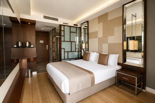 The Biancho Hotel Pera Room Type - Standard Double or Twin Room with Sea View The Biancho Hotel Pera Room Type - Standard Double or Twin Room with Sea View