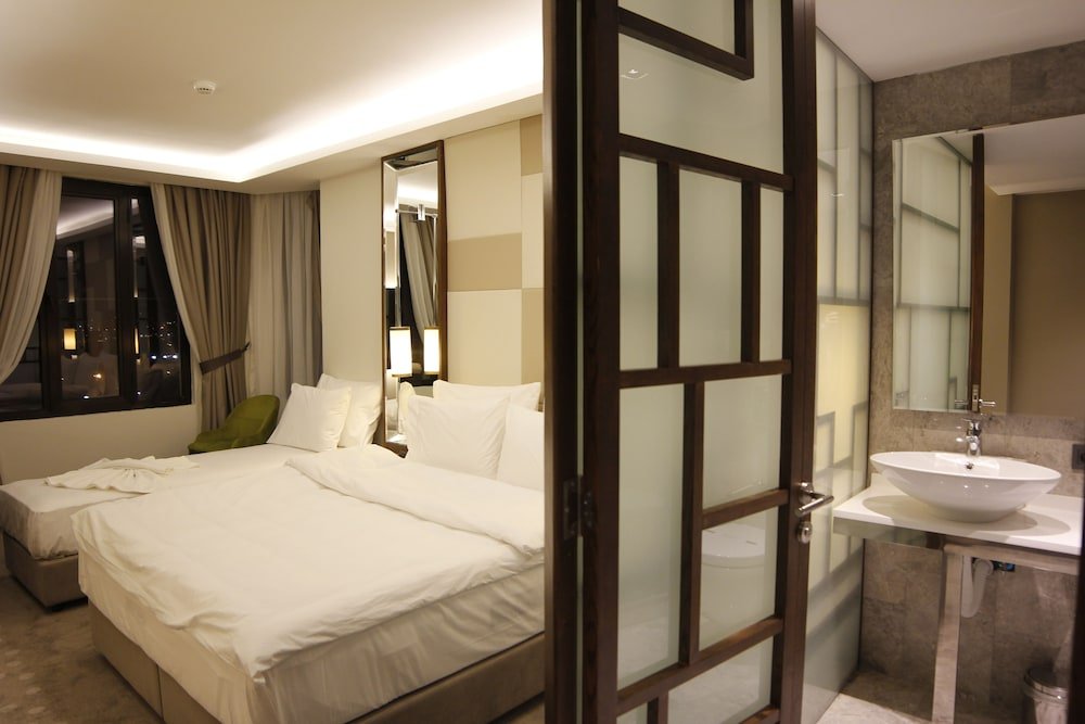 The Biancho Hotel Pera Room Type - Deluxe Triple Room, Sea View