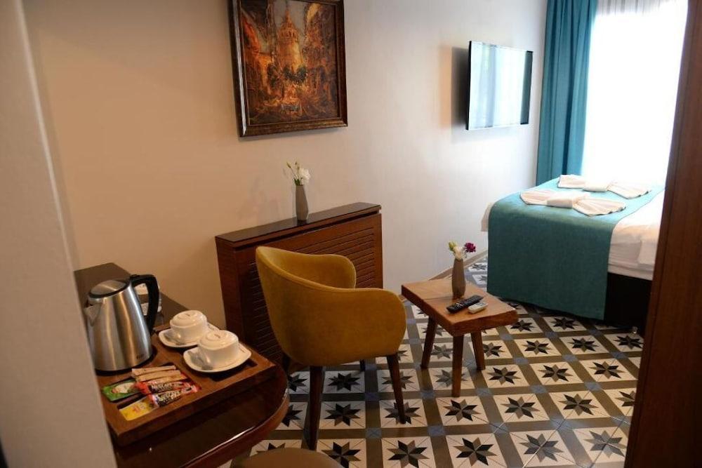 Pera Luna Residence - Special Class Room Type - Standard Room