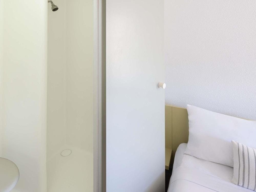 ibis budget Wentworthville Room Type - Standard Room 1 King Bed