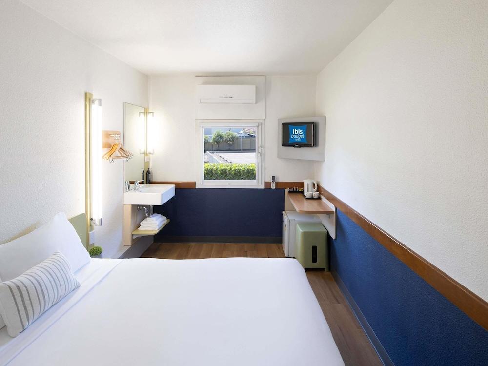 ibis budget Wentworthville Room Type - Standard room with 1 queen bed